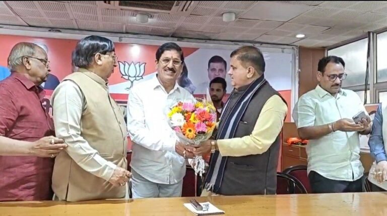 कांग्रेस को लगा एक और झटका, प्रदेश महासचिव महेश शर्मा ने ज्वाइन की भाजपा